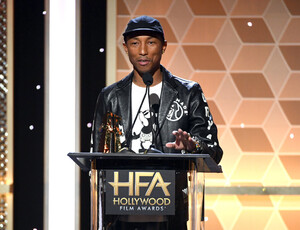 Pharrell+Williams+23rd+Annual+Hollywood+Film+jEeilR3gKUbx.jpg