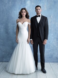 9719F-BlackTux_fe9d448278d6374705cad208a7ef2a7b.jpg