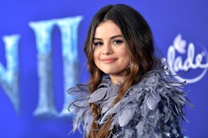        sel081119BZNimage106.jpg