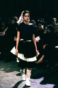 COMME-DES-GARCONS-SPRING-1998-RTW-09-ANNE-CATHERINE-LACROIX-CN10043438.jpg