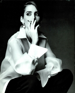 Demarchelier_Vogue_Italia_February_1991_05.thumb.png.744bfff944b7e1c1c85d5ac8d9ae198e.png