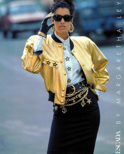 Escada_Spring_Summer_1991_06.thumb.png.3fe0ee8c3d306cd6619839c5e8d19224.png