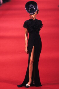 Givenchy_ws_1997_20.JPG