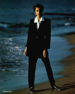 Grignaschi_Erreuno_Spring_Summer_1991_01.thumb.png.d68bcdbcab8b9ba0737ea4f4064ba33d.png