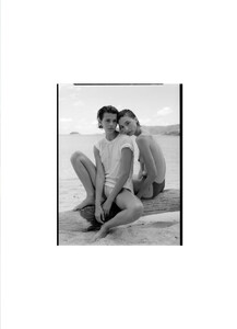 Harpers_Bazaar_Australia_-_December_2019-97.thumb.jpg.c3c5ced9b36bb1608dfb8e2081c7134c.jpg