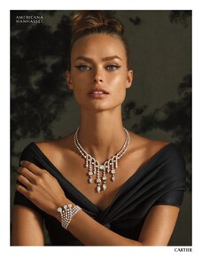 Holiday2019_Cartier_72dpi-min_BirgitKos.max-1600x1600.thumb.jpg.e7baeed6c19f2d04da8f7f61b0908612.jpg