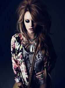 Jalouse_138_March2011_Feminissima_11.jpg