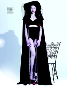 Jalouse_159_April2013_LilyTheStrange_08.jpg