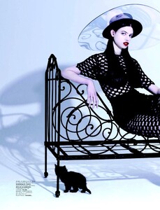 Jalouse_159_April2013_LilyTheStrange_11.jpg