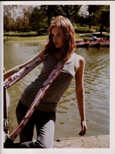 Jalouse_71_June2004_ALombreDesJeunesFillesEnFleurs_06.jpg