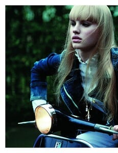 Jalouse_89_April2006_BlondeOnBlonde_01.jpg