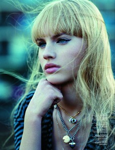 Jalouse_89_April2006_BlondeOnBlonde_11.jpg