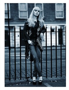 Jalouse_89_April2006_BlondeOnBlonde_12.jpg