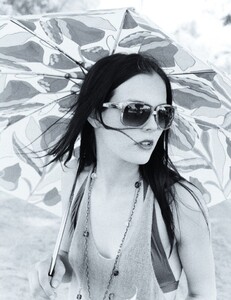 Jalouse_92_July_August2006_Summertime_06.jpg