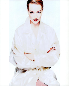 Knight_Jil_Sander_Spring_Summer_1991_08.thumb.png.147d9850a0e02943448afcb572d5fdf2.png