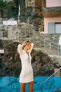 LOOK_17_POLO_ZIP_DRESS_BLONDE_RIB_000177550007.thumb.jpg.90b6b4730421ec54f589396026ddee8f.jpg