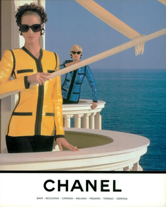 Lagerfeld_Chanel_Spring_Summer_1991_02.thumb.png.2efd4f73ea6602c7b7b801bbf5d8a769.png