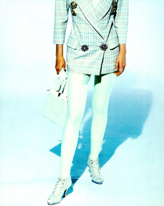 Lindbergh_Couture_Alma_Spring_Summer_1991_03.thumb.png.47b1aaf3f5a6c5a52cd731c05e2af43d.png