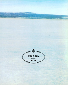 Lindbergh_Prada_Spring_Summer_1991_02.thumb.png.2296b83542c32a1a56bf9fe7efd37993.png