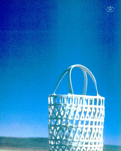 Lindbergh_Prada_Spring_Summer_1991_06.thumb.png.f46dfc0559c92a66393f43d4f599e52c.png