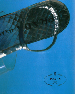 Lindbergh_Prada_Spring_Summer_1991_08.thumb.png.2032ac3e54f3ca67ccbc69fc9ee7cd9c.png