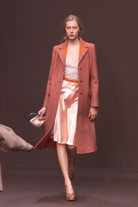 MIU-MIU-FALL-2000-RTW-14-COLETTE-PECHEKHONOVA-2D3T5834.thumb.jpg.47b6f6d6d59d54ade0e9e7e4a4730945.jpg