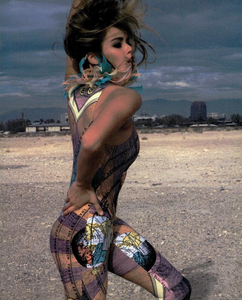Maser_Harriet_Selling_Spring_Summer_1991_04.thumb.png.040642f8c0b818926578d572d670a2cd.png