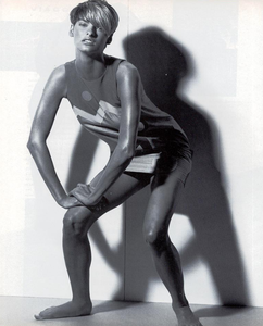 Meisel_Alberta_Ferretti_Spring_Summer_1991_04.thumb.png.65883f4cc231461749fdaf5ef337dfe0.png