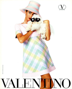 Meisel_Valentino_Spring_Summer_1991_01.thumb.png.1ca667fd2ff2a1f0f6aee55c2464a4e8.png
