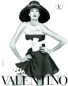 Meisel_Valentino_Spring_Summer_1991_05.thumb.png.98f85cc7742c538d425164275fd45a5a.png