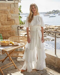 Onassis-Three-Frill-Skirt-white-linen-voile_1_1200x.thumb.jpg.1b2b7d55d28b2d76ffb52f44e306046a.jpg