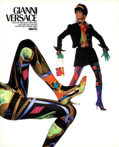 Penn_Versace_Spring_Summer_1991_01.thumb.png.4e84f87e8958a94562a4709d7a18ab0c.png