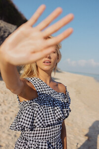 SamaCampaign-NicoleCooper-01.thumb.jpg.007c4724784979110610084e55dc14ab.jpg