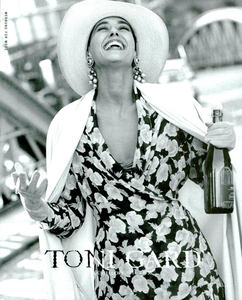 Toni_Gard_Spring_Summer_1991_02.thumb.png.c2ea56d0b6cbf3d8f7e58f8d7423dfe9.png