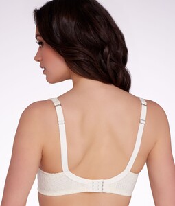 cak201029_ivory_bv.jpg