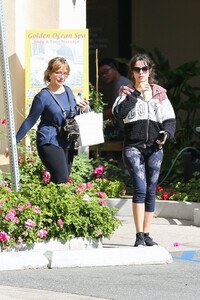 camila-cabello-with-her-mom-10-29-2019-1.jpg