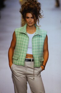 chanel-ss-1996.thumb.jpg.2489d2ac030cfb78e383b9aa7dfa981a.jpg