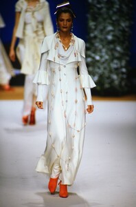 chloe-fw-1994.thumb.jpg.545c095683d8144e653fe40b5372ce91.jpg