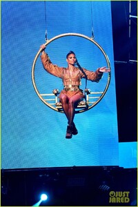 ciara-amas-2019-02.jpg