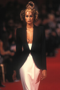 givenchy_ws_1997_11.JPG