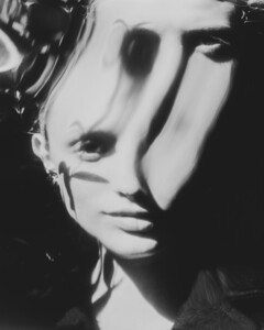 ignant-photography-whitney-hayes-editorial-14.thumb.jpg.490cca592cdcb4c765e07f116ece697d.jpg