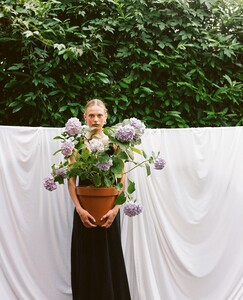 ignant-photography-whitney-hayes-editorial-8.thumb.jpg.1bf4f11ce3b6d294e426fe798046c820.jpg