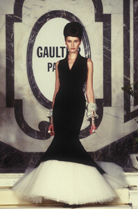 jean_paul_gaultier_cs_1999_10.JPG