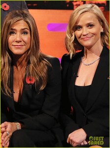 jennifer-aniston-reese-witherspoon-friends-trivia-01.thumb.jpg.7e4130b978535b7d2f60a33860a9b70c.jpg