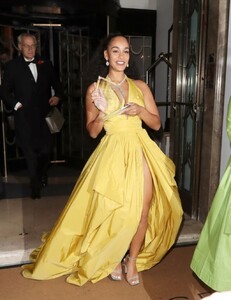 jorja-smith-harper-s-bazaar-women-of-the-year-awards-2019-7.jpg