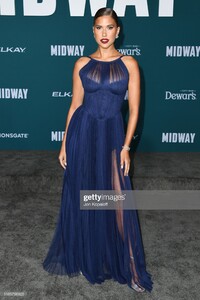 kara-del-toro-attends-the-premiere-of-lionsgates-midway-at-regency-picture-id1185796925.jpg
