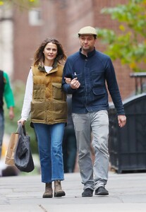 keri-russell-out-in-brooklyn-11-07-2019-0.jpg