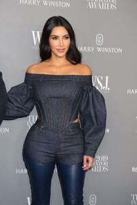 kim-kardashian-2019-wsj-innovators-awards-at-moma-in-nyc-5.jpg