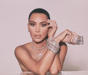 kim-kardashian-social-media-11-13-2019-8.jpg