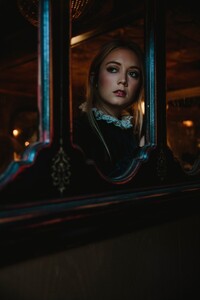 kinopoisk.ru-Billie-Lourd-2853054.jpg